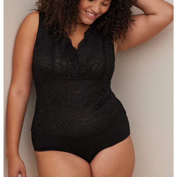 Torrid Black Lace Sleeveless Bodysuit Size 2X V-neck Snap Gusset Stretch Soft - Picture 1 of 12